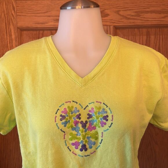DISNEY STORE Vintage 90s V-Neck Tee - Picture 4 of 10